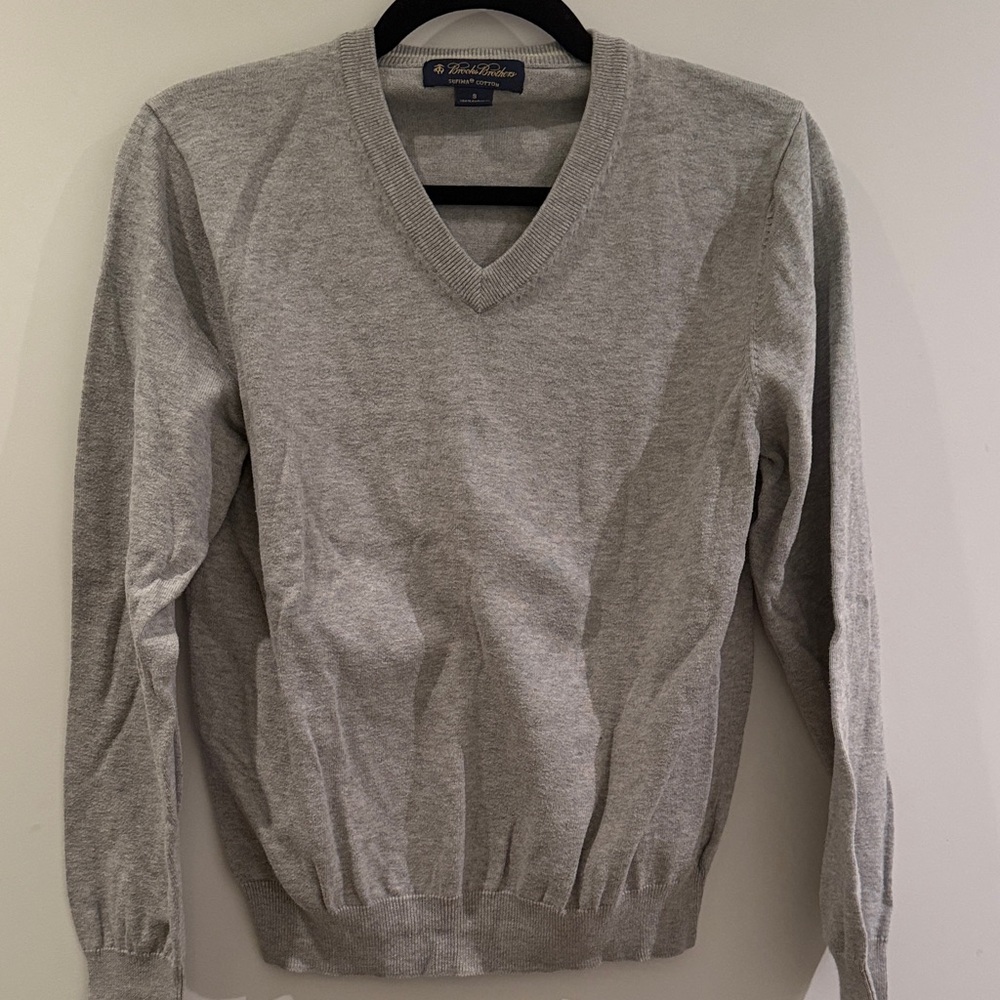 Brooks Brothers Men's Gray V-Neck Sweater (Supima Cotton)